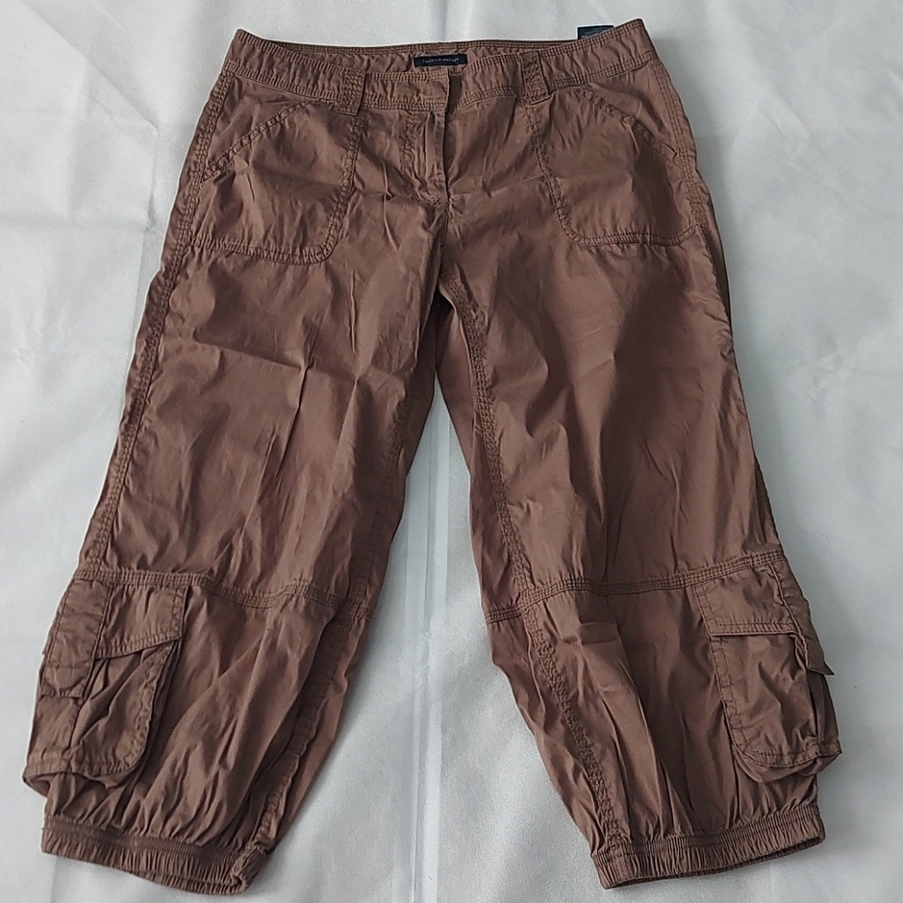 Tommy Hilfiger Cargo Capri brown pants sz 6